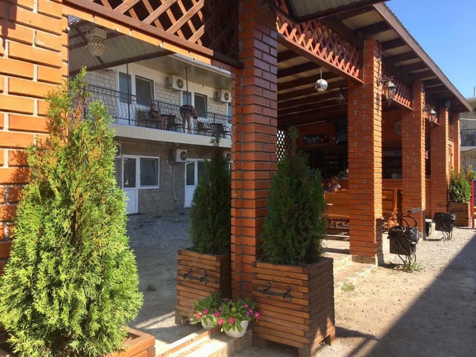 Hotel Lastochka Salisnyj Port Exterior foto